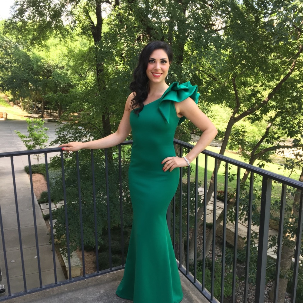 Green formal dress. Great for wedding or Prom.